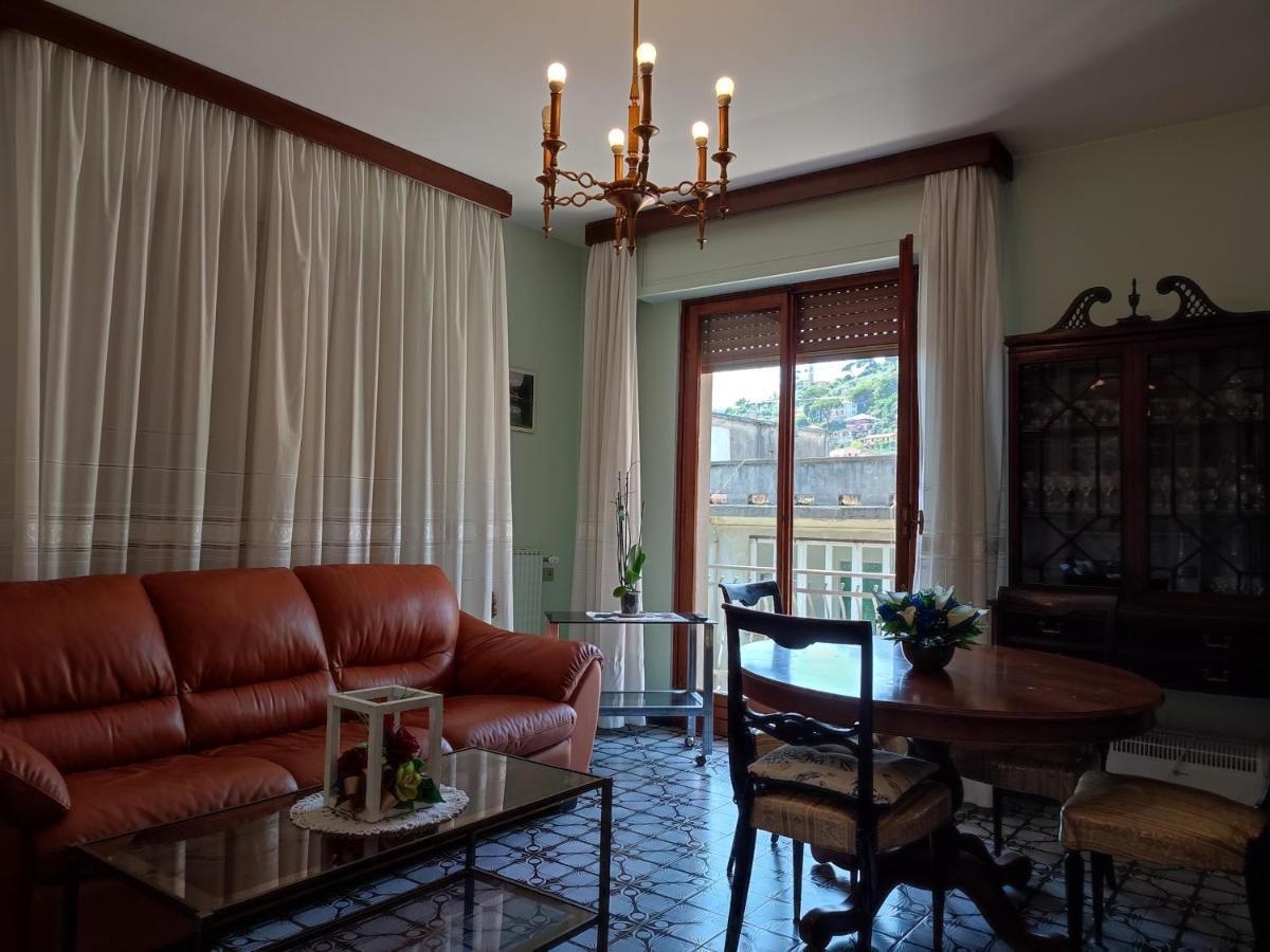 La Casa Di Yuri - Free Private Parking & Air Conditioning Apartment