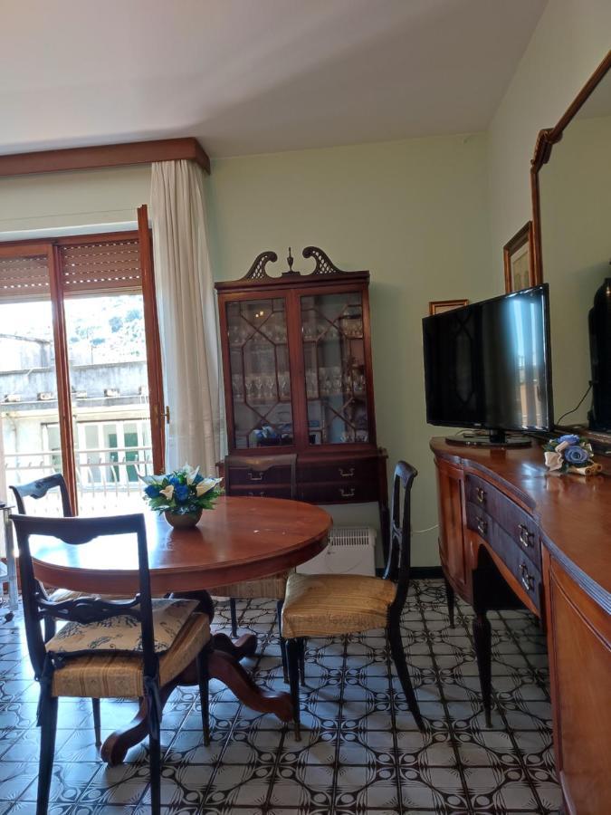 La Casa Di Yuri - Free Private Parking & Air Conditioning Apartment *