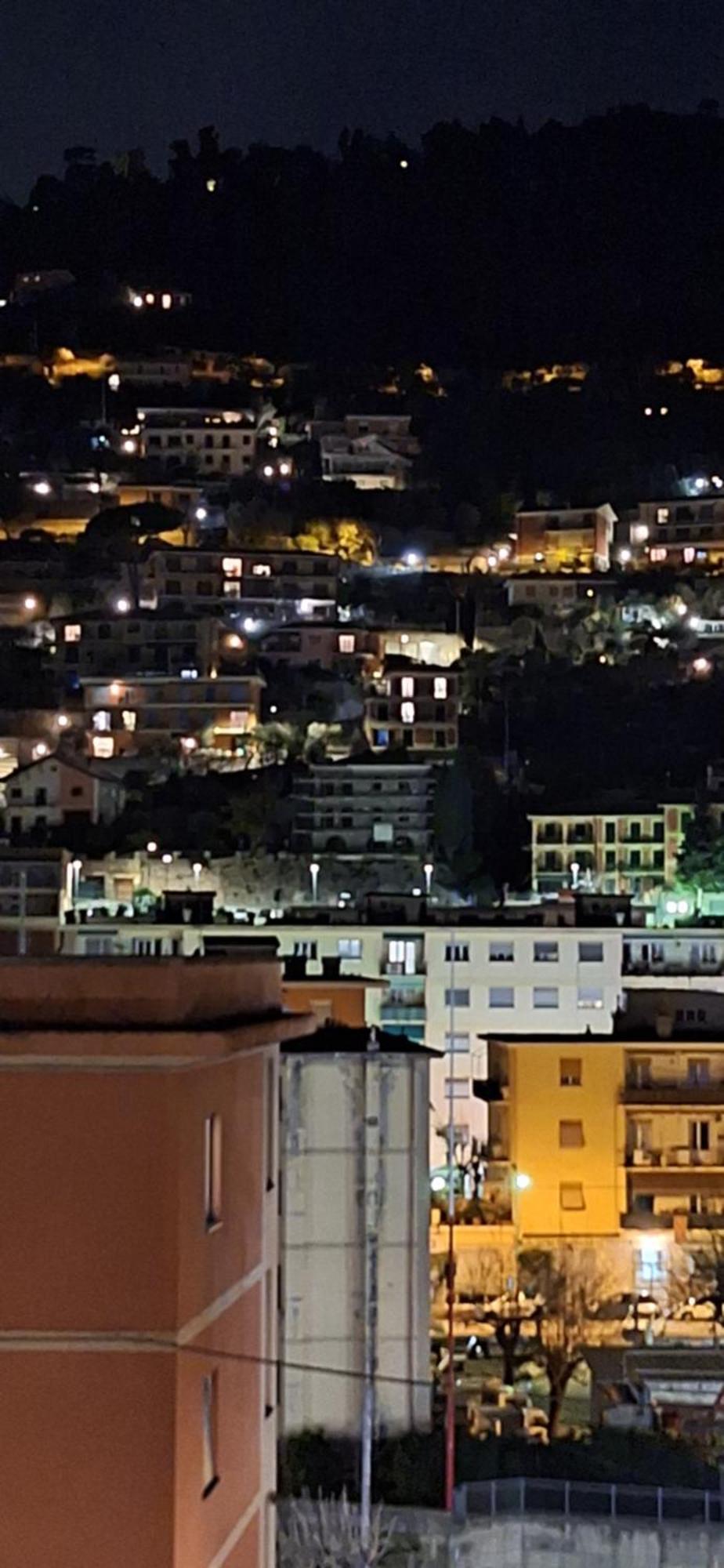 La Casa Di Yuri - Free Private Parking & Air Conditioning Apartment